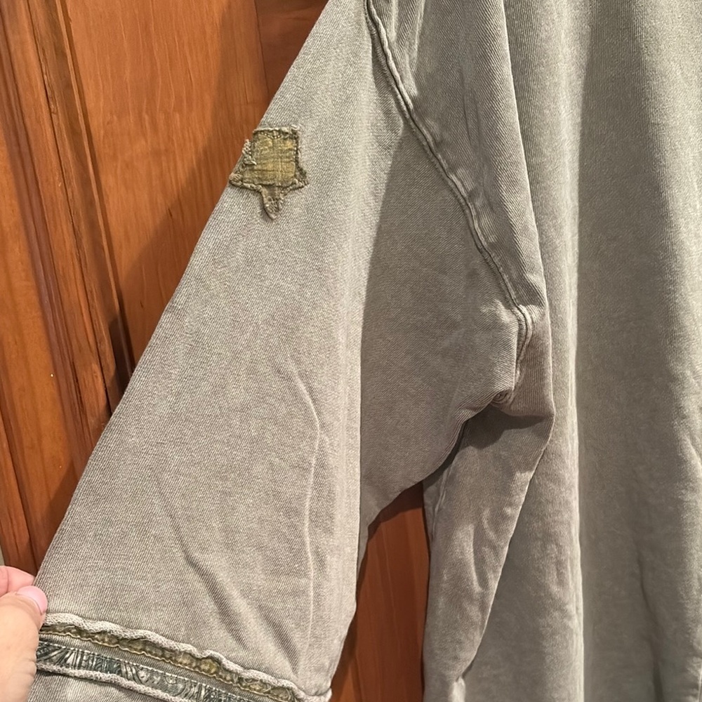 Easel Gray Textured T-Shirt - Picture 10 of 10